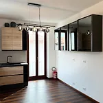 Elegance מנאג'יו