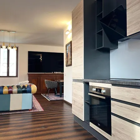 Elegance Apartment *