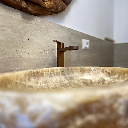 Elegance * מנאג'יו